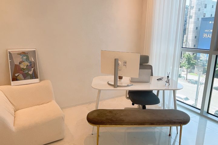 Newly built suite near Cheongdam Intersection 11th image
