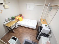 Standard Interior-Facing Room B 1th image