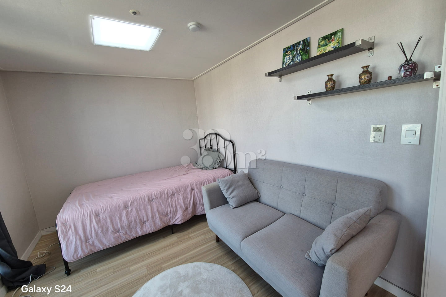 Double station, great view, two rooms, quiet 11th image