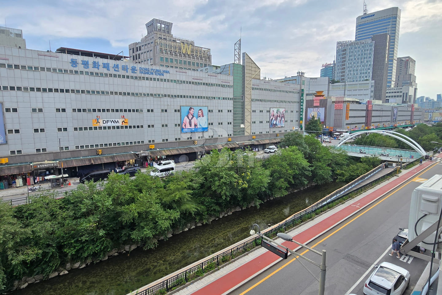 Dongdaemun Apartment with a Cheonggyecheon St 18th image