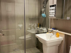 Near airport / Sleeps up to 4 / Newly built, 6th image
