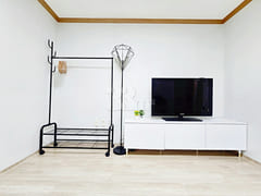 Fully furnished studio apartment near the cou 5th image
