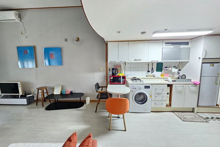 Loft-style officetel near Ilsan Daehwa Statio 6th image
