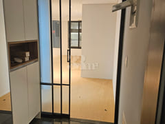 Spacious two-room unit with two air condition 2th image