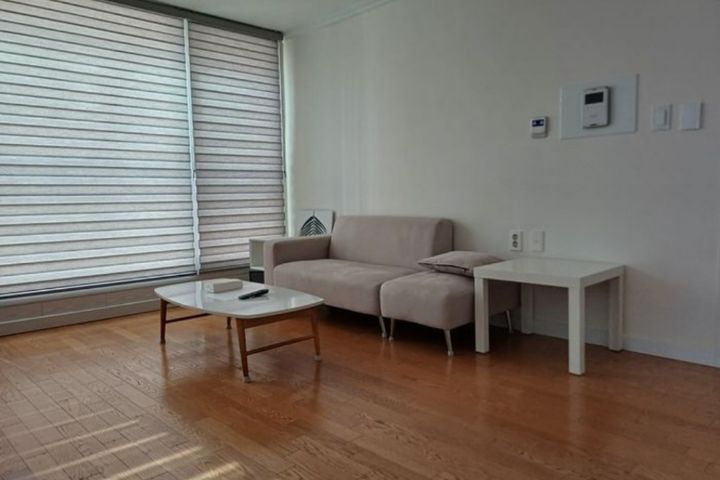 Spacious 2-bedroom apartment near Olympic Par 2th image