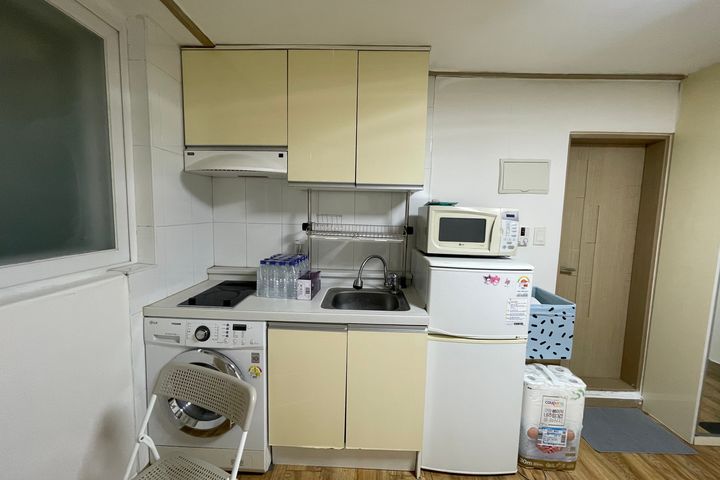 2-minute walk from Nonhyeon Station (studio a 17th image