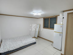 Clean and cozy room in Ingye-dong 0th image
