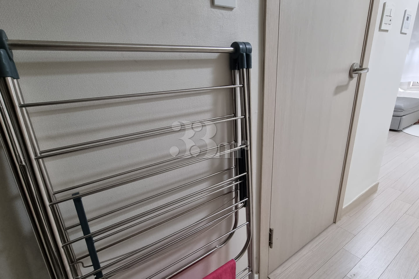 Fully furnished room near Gangnam Station (Li 17th image