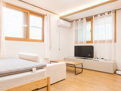 Spacious room on flat ground, suitable for 4 8th image