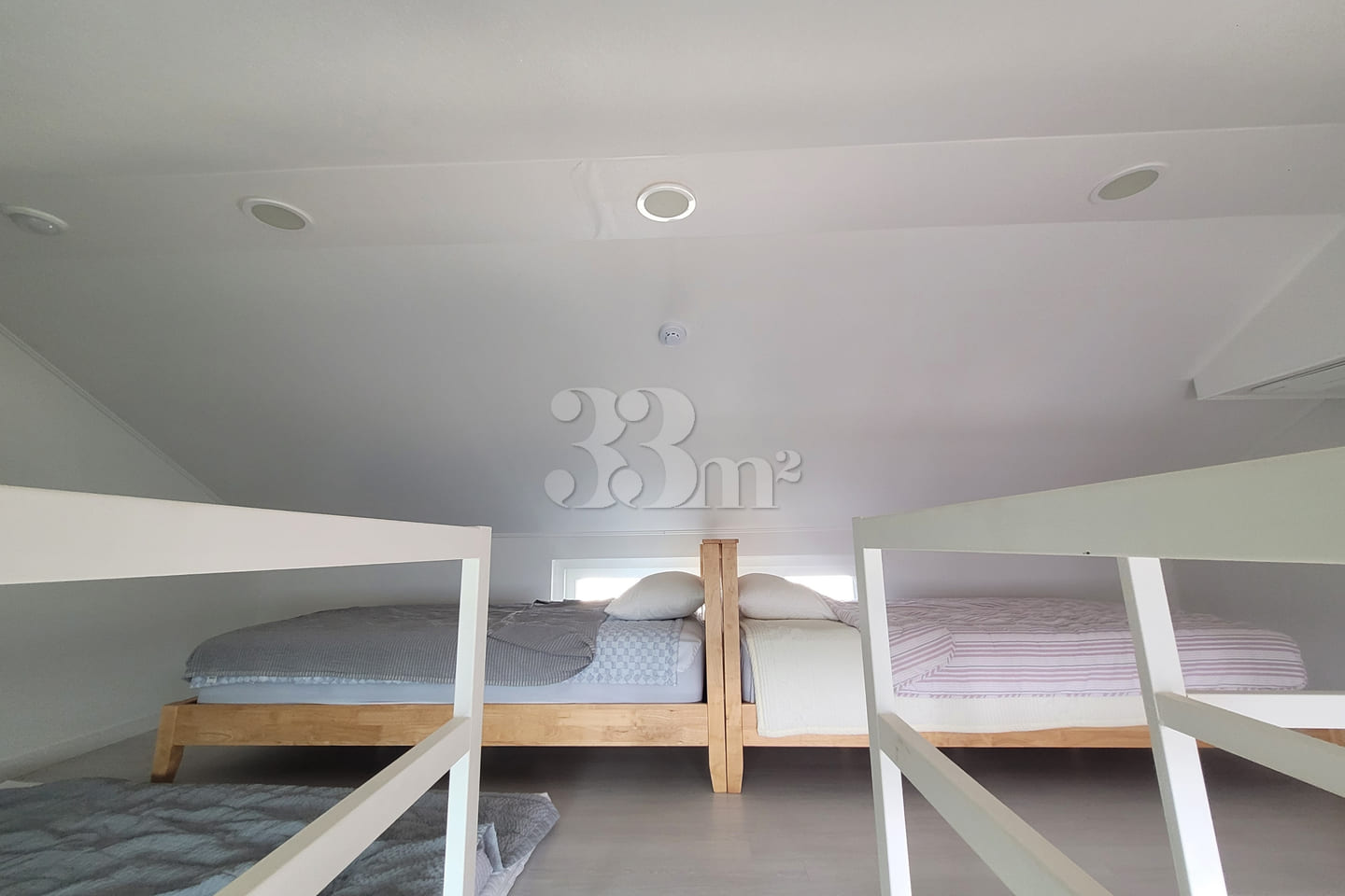 Fully furnished ocean view apartment in front 3th image