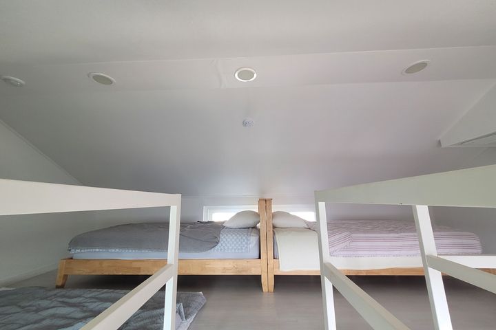 Fully furnished ocean view apartment in front 3th image