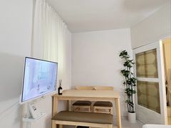 Cozy 2-Room Unit 4th image