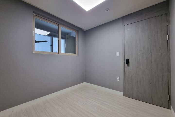 2-bedroom unit in a trendy area of Millak-don 7th image