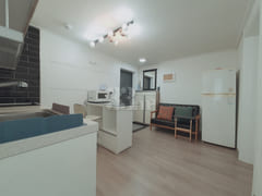 Yeoksam/Hanti/Bright and spacious room 2th image