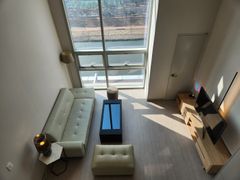 Right by the subway station. Spacious duplex 18th image