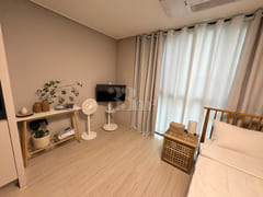 Fully furnished unit right in front of the Se 0th image