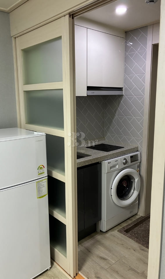 Quiet and clean studio apartment with a separ 5th image