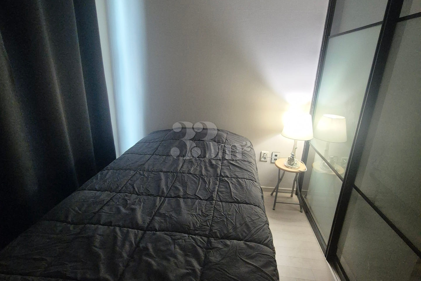 Large, fully furnished room near Korea Univer 1th image