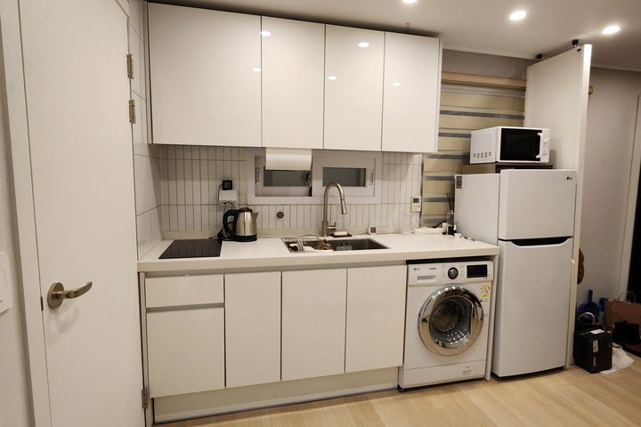 3 minutes from Mapo Station / 2-room 201 6th image