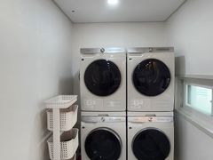 5 minutes from Ajou University, men only. 2th image