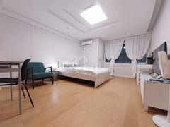5 minutes from Gangnam Station, clean, fully 4th image