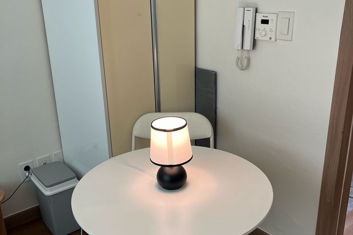 2 minutes from HUFS; clean, fully furnished u 3th image