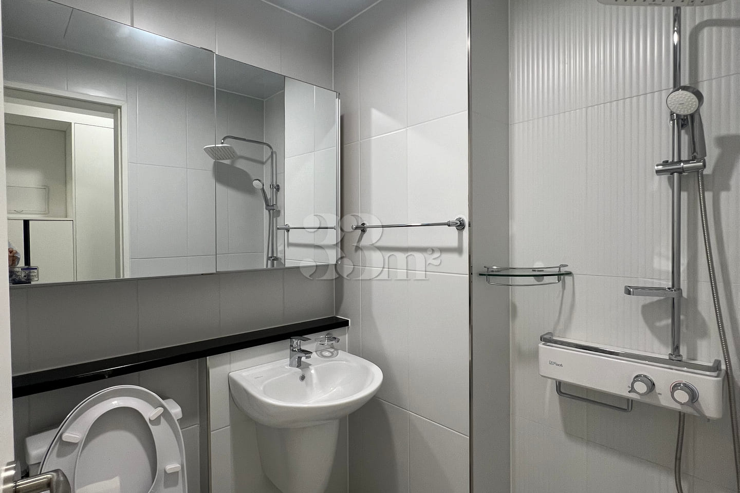 J2💛Fully-furnished Studio Apartment with a G 7th image