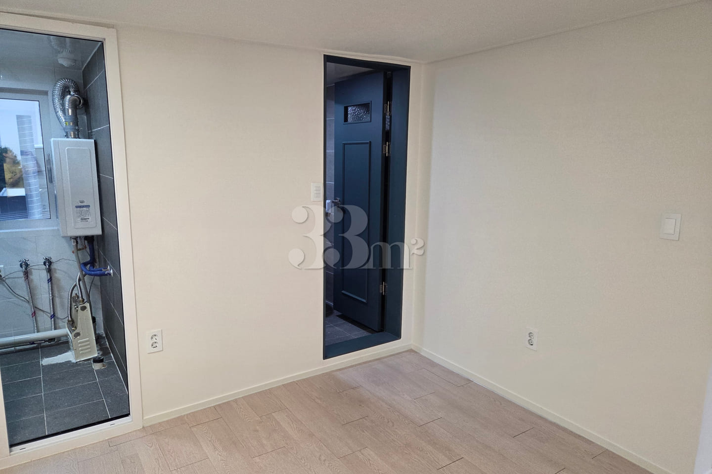 Spacious 2-bedroom unit + rooftop terrace 13th image