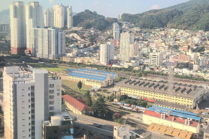 Special Price: Top-floor unit near Lotte Depa 5th image