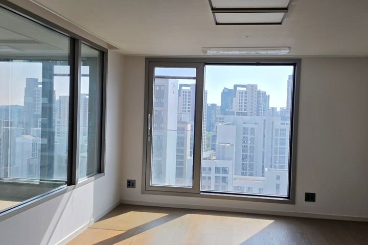 penthouse 17번째 이미지