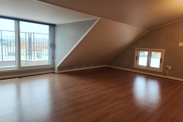 Humphrey Penthouse 13th image