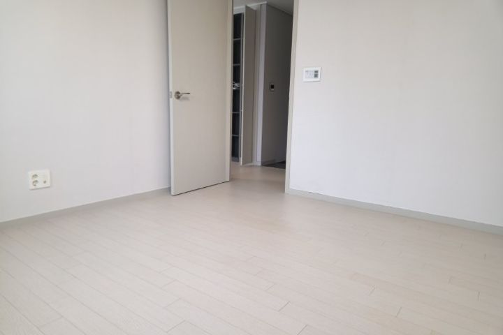 Short-term rental of a home currently for sal 2th image
