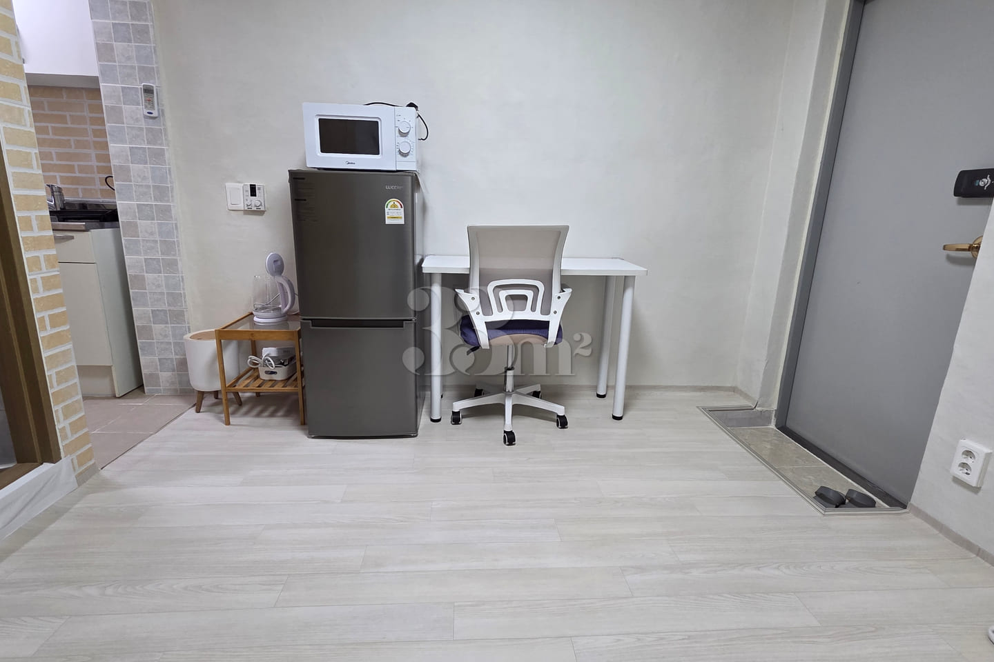 Practical benefits of being right next to Cho 6th image