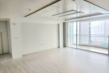 4-bedroom apartment in Unjeong New Town