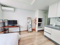 3rd floor of a centrally located officetel in 1th image