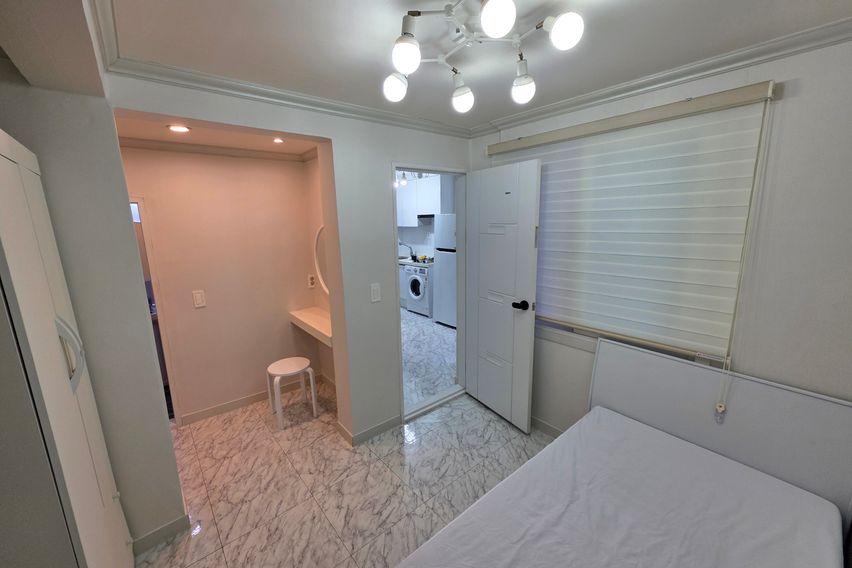 광장로 하얀집 201호