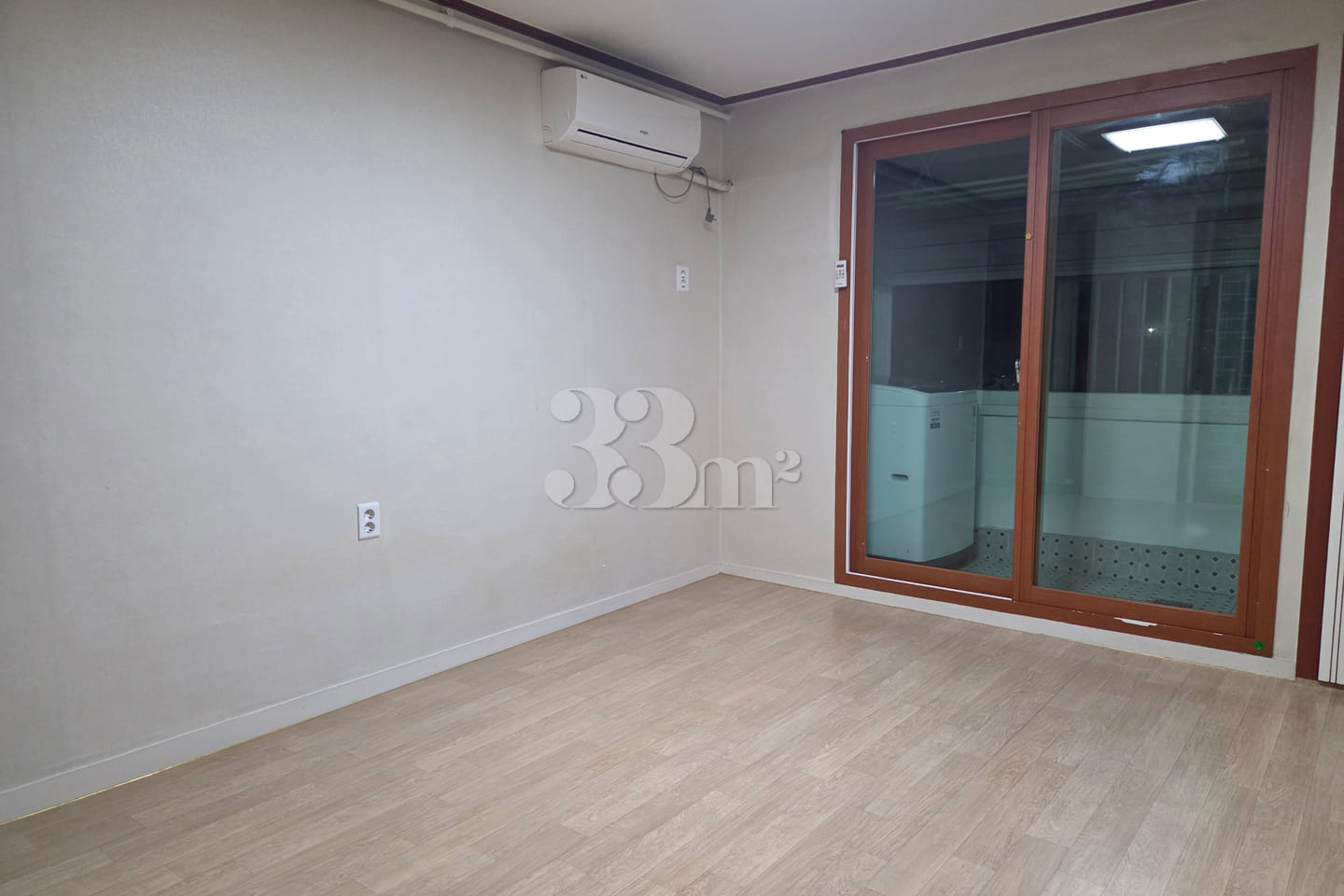Neat studio apartment near Suwon Terminal 9th image