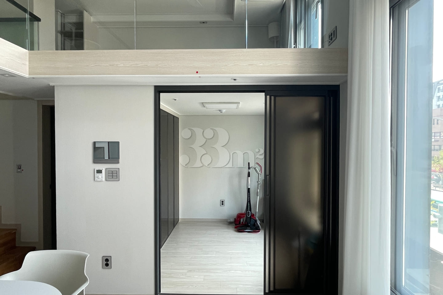 1-minute walk from Line 9 / Hongdae-Deungchon 4th image