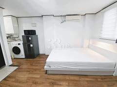 Clean studio apartment near the station 25 2th image