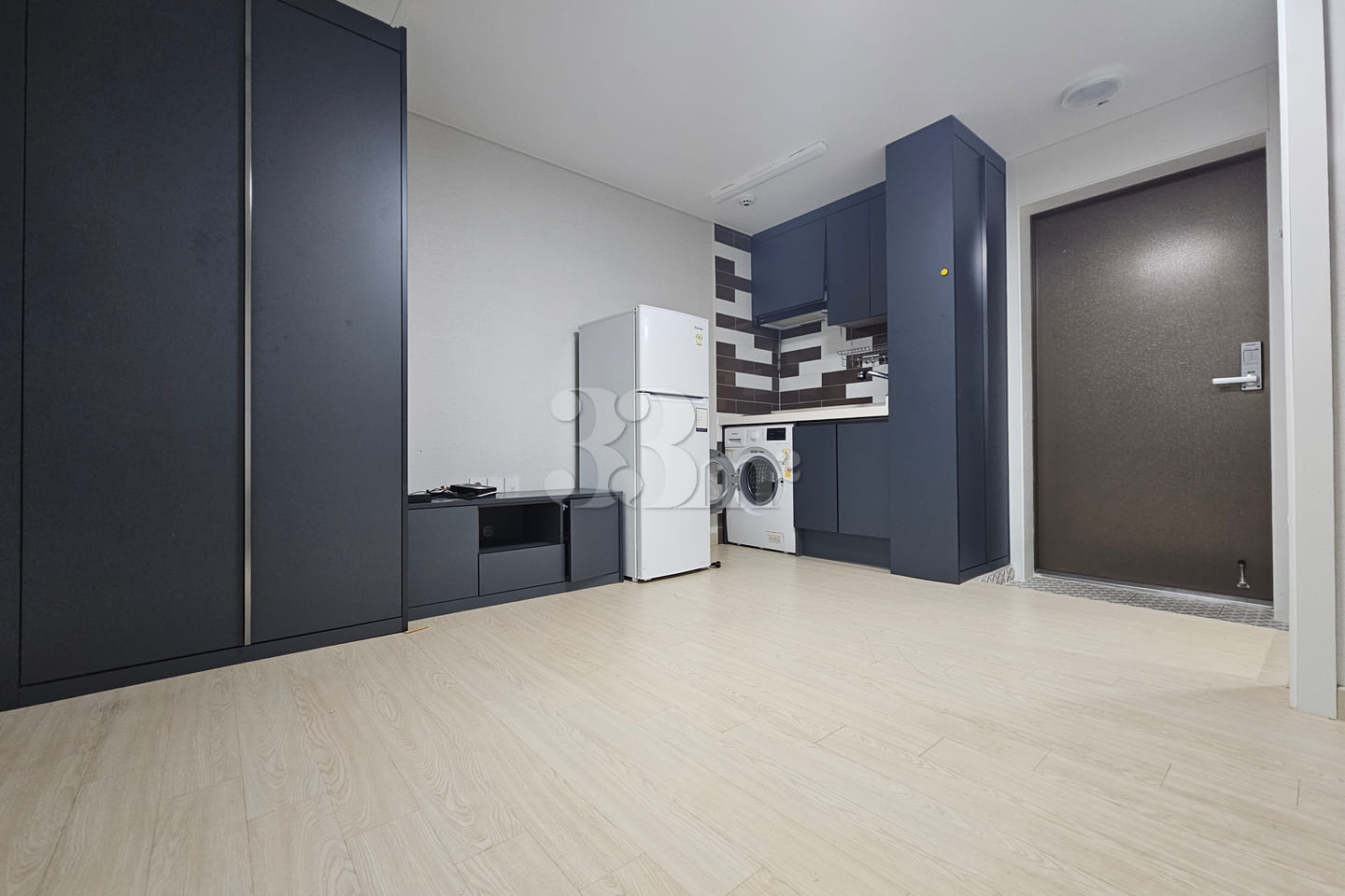 Clean studio apartment in Hwagok-dong 2th image