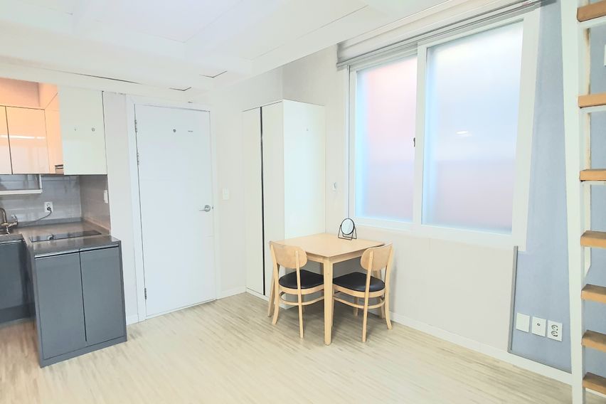 C House in front of Myongji University 8th image