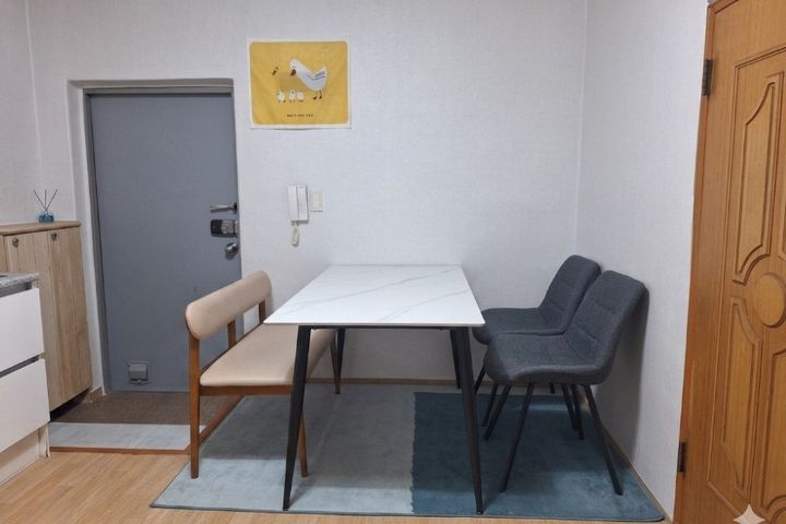 Near the subway station / Fully furnished / G 7th image