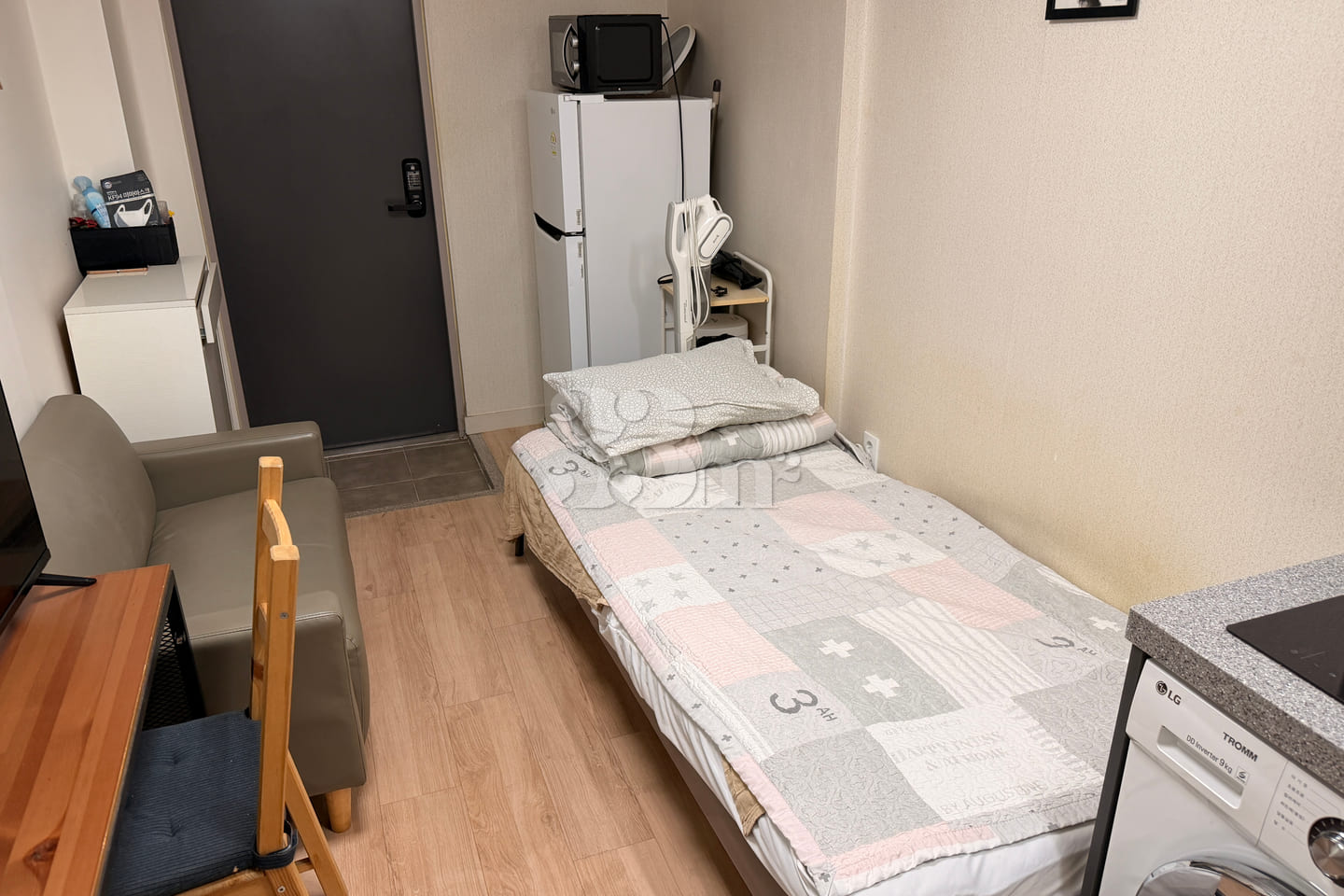 Studio apartment 2 minutes from Myeonmok Stat 4th image