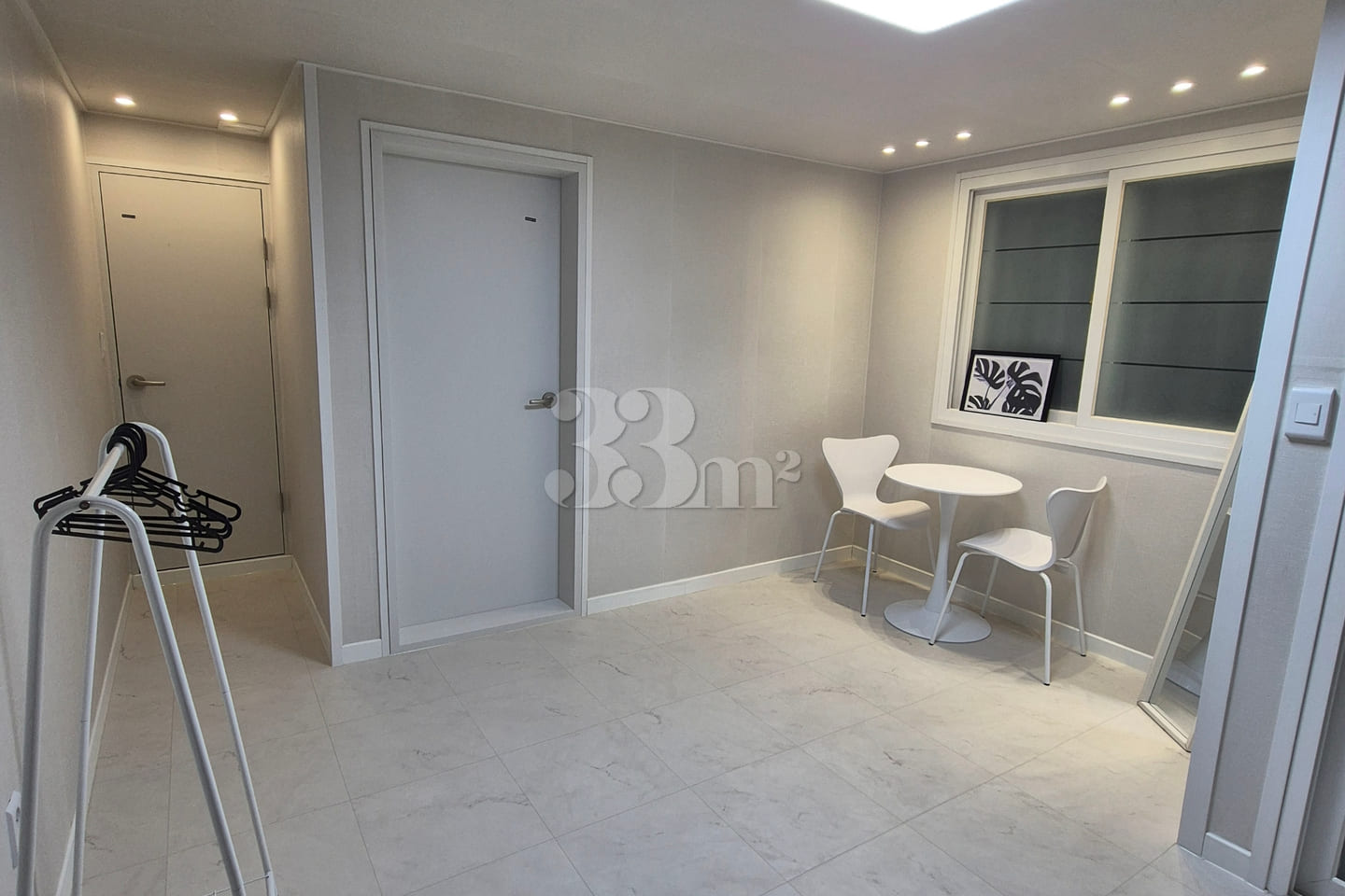 Large room + living room + parking H26 0th image