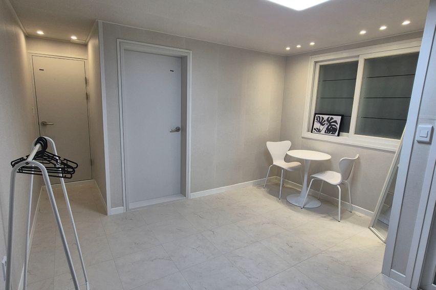 큰방+거실+주차 H26 0번째 이미지