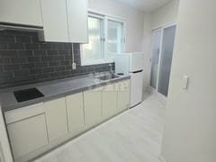 Clean, fully furnished 1.5-room unit 1th image