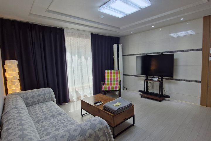 Fully furnished home with a stylish interior 13th image