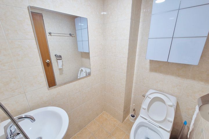 ✨Popular Host: Fully Furnished Unit 203 5th image