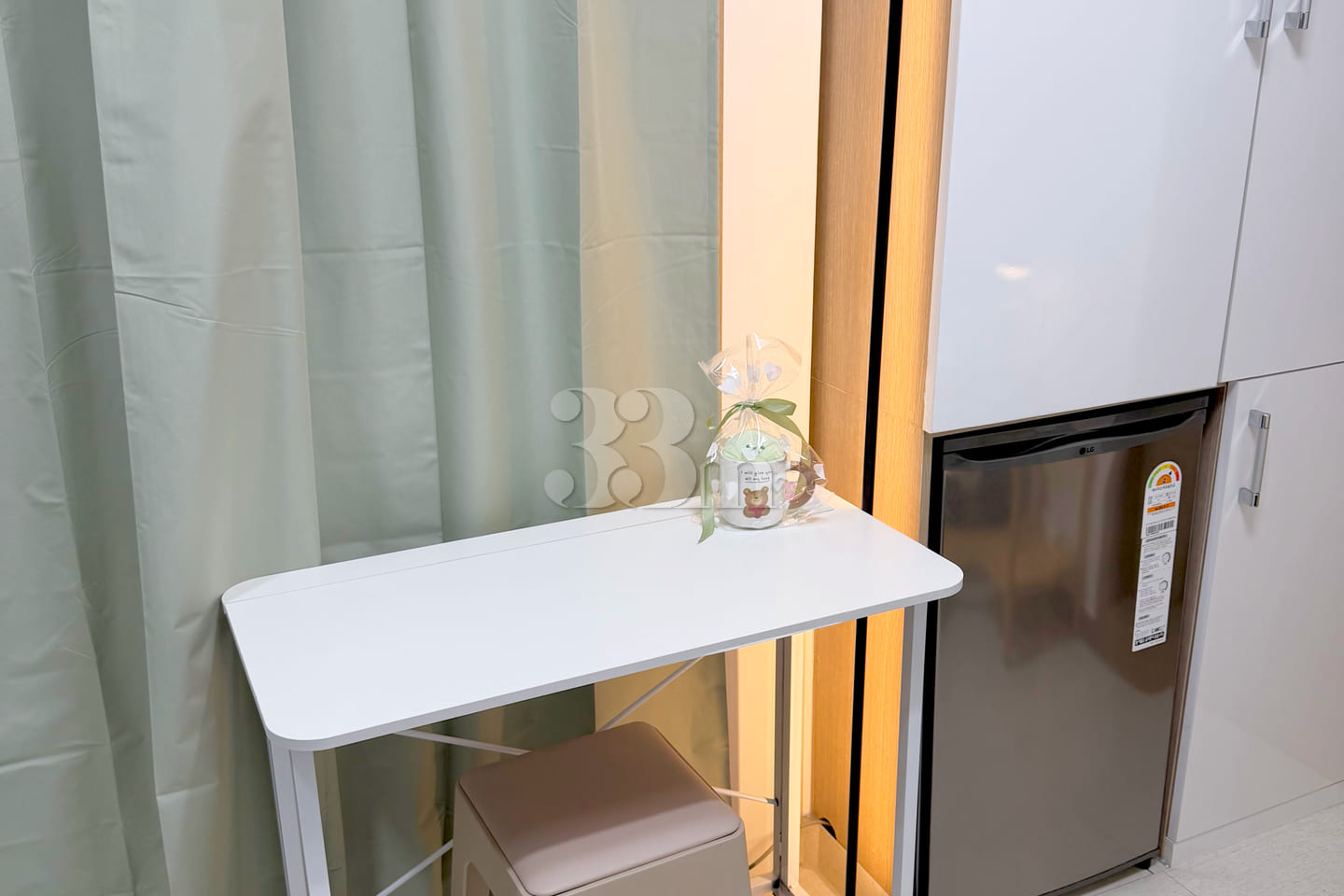 Walking distance: 3 minutes to Sinchon, 9 min 5th image
