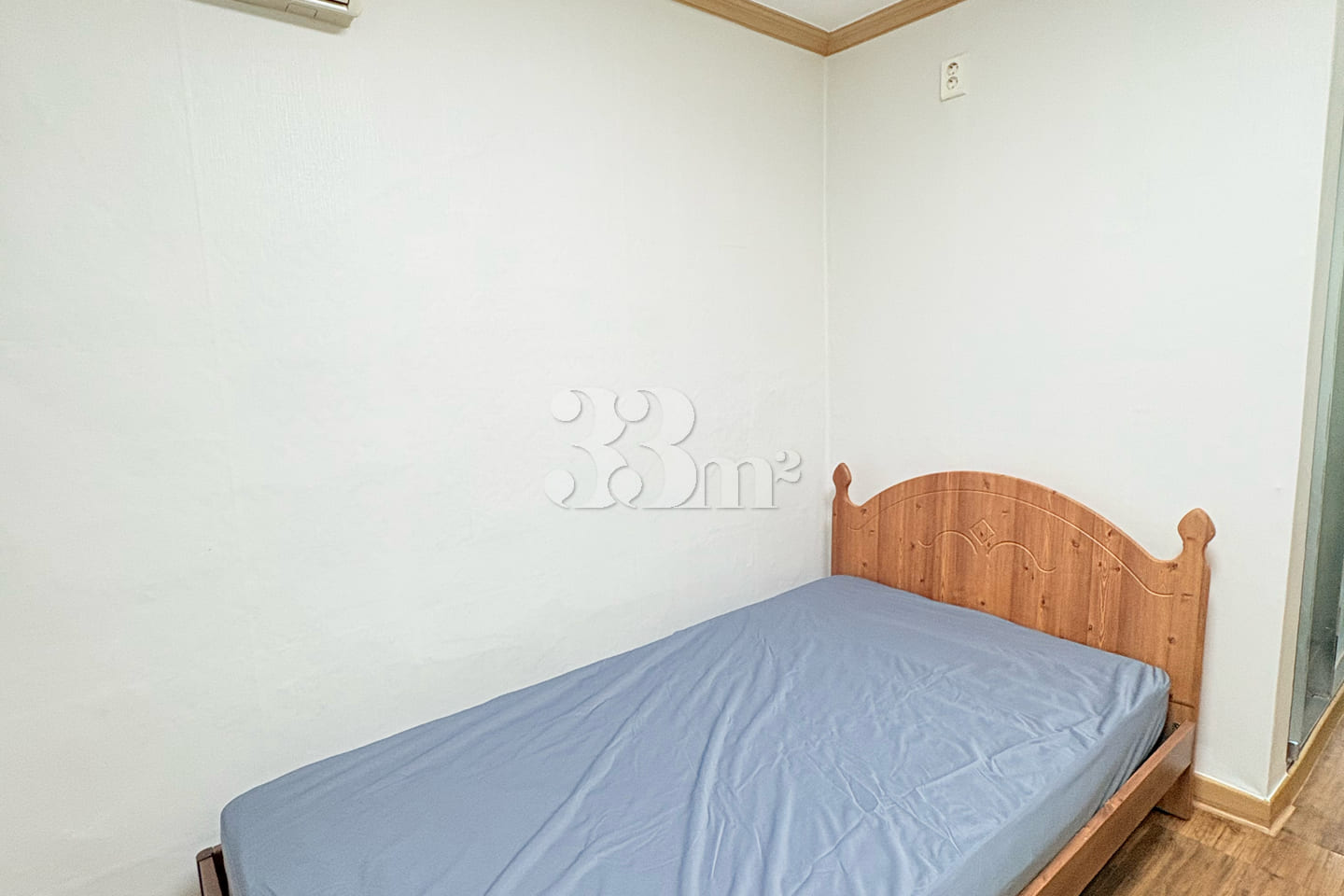 Fully furnished 3-room unit near Juan Station 1th image